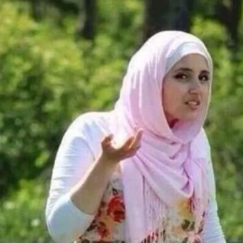 Ảnh vui ánh mắt ngơ ngác của chú chó giữa đám đông ồn ào