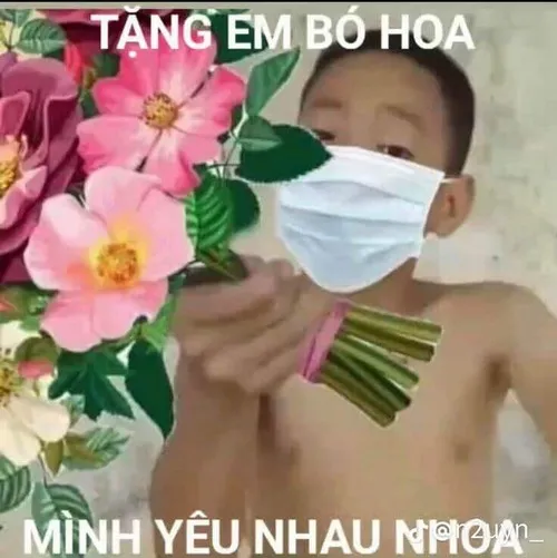 Hình troll tặng bó hoa nhăn nhúm nhưng chứa đầy tấm lòng