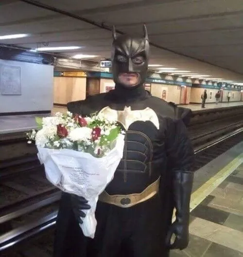 Ảnh chế bó hoa sen hồng tinh tế gửi lời tri ân dịp đặc biệt