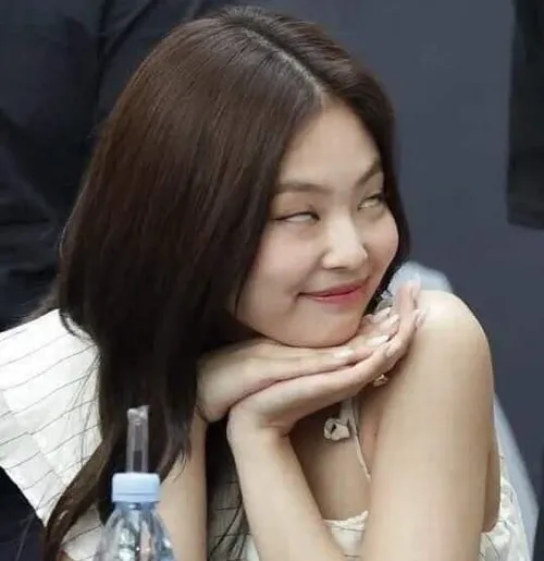 Hình chế meme vui nhấn mạnh sự gần gũi và tự trào của dân mạng