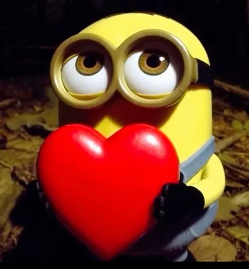 Meme chia tay nhưng vẫn còn thương người cũ