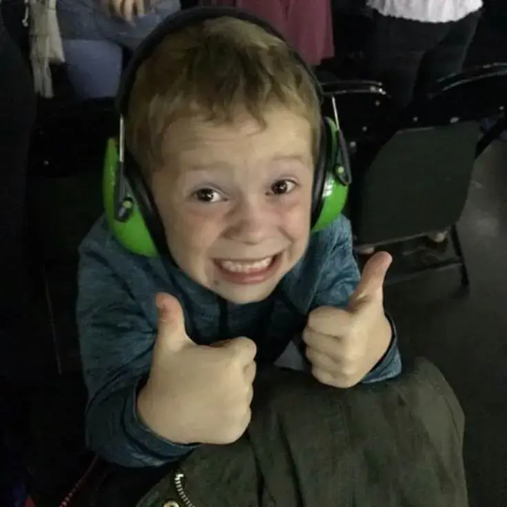 Ảnh chế Like biểu trưng sự ủng hộ trong nhóm chat.