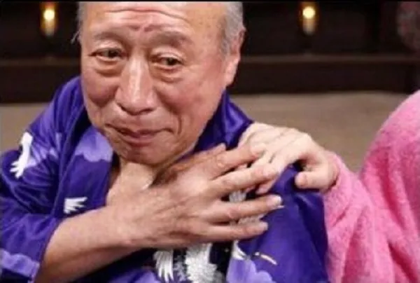 Ảnh troll Tokuda Shigeo phản ứng hài tục nhưng vẫn duyên dáng.