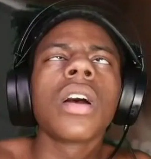 Meme troll xịt máu mũi khi crush diện bikini rực lửa.