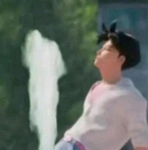 Ảnh chế bình luận “cảnh báo nóng phỏng mắt” viral.