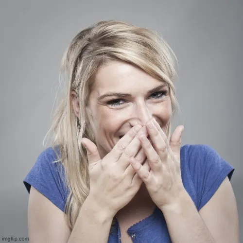 Meme hài quê xệ lan truyền nhanh trên Facebook và TikTok