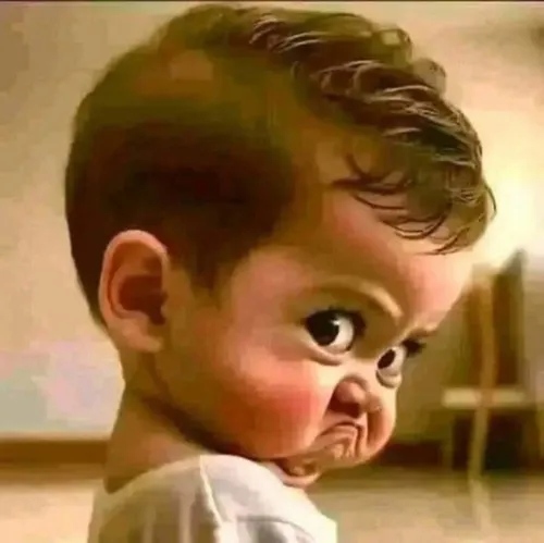 Ảnh hài bĩu môi đáng yêu nhìn phát cưng ngay