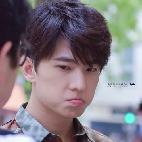 Meme hài hờn dỗi đáng yêu phát mệt luôn