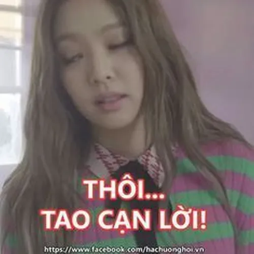 Ảnh meme vui biểu cảm đơ người trước sự phi lý của cuộc sống.