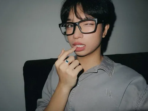 Meme chế biểu cảm e ấp trong clip reaction TikTok