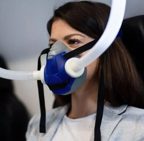 Hình chế meme vui với nhân vật thở oxy giữa cơn stress dữ dội