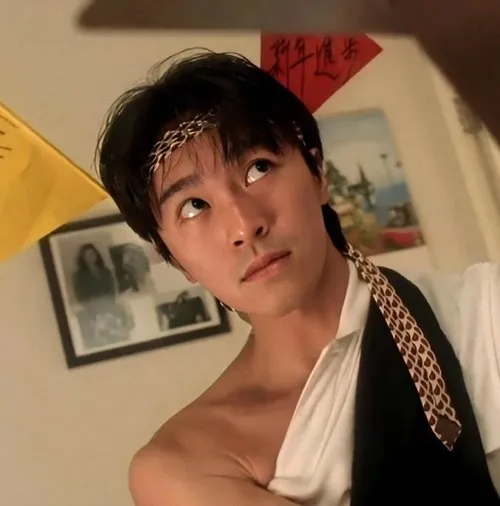 Ảnh vui từ cảnh phim cổ phản ánh tâm trạng dân văn phòng.