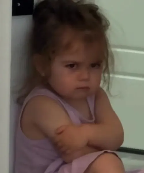 Meme hài dỗi đáng yêu xuất hiện dày đặc trong caption Instagram