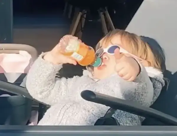 Hình chế Meme Like mô tả niềm vui khi được đồng tình.