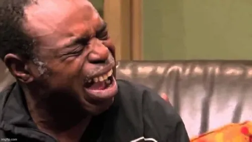 Meme giật mình gợi cảm giác căng thẳng, chờ đợi điều gì xảy ra