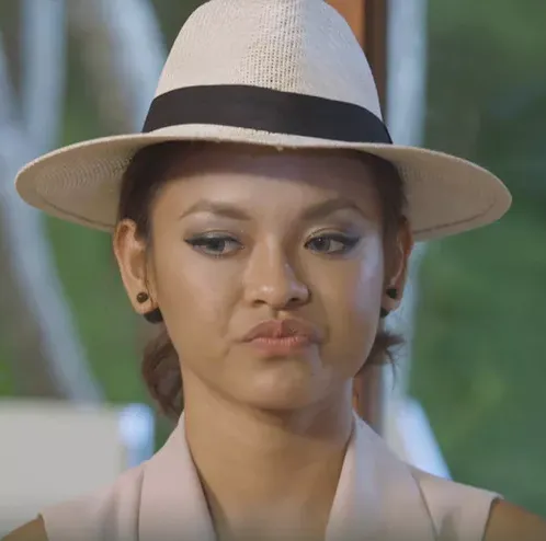 Hình chế bĩu môi phản ứng trước comment vô duyên cực đúng vibe