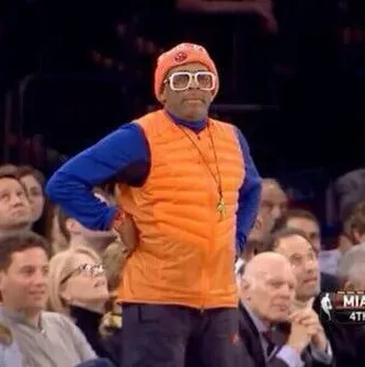 Tư thế nhỏ, cảm xúc lớn: ý nghĩa meme chống nạnh