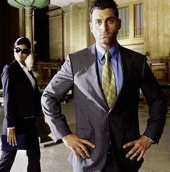 Meme hài chống nạnh vẻ dỗi đáng yêu nhưng đầy sát thương