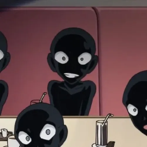 Ảnh vui Conan cau mày tập trung nhìn bảng manh mối