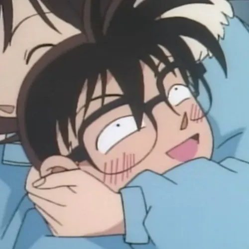 Ảnh vui Conan ngại ngùng khi được Ran ôm