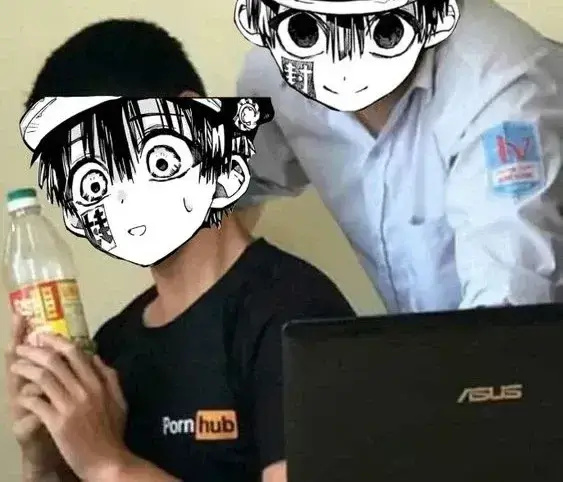 9 Từ chai dầu quen thành biểu tượng của trò đùa “thông đít giờ”