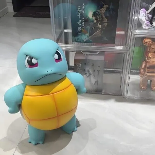 Meme chế chống nạnh ánh mắt căng như muốn nổ tung