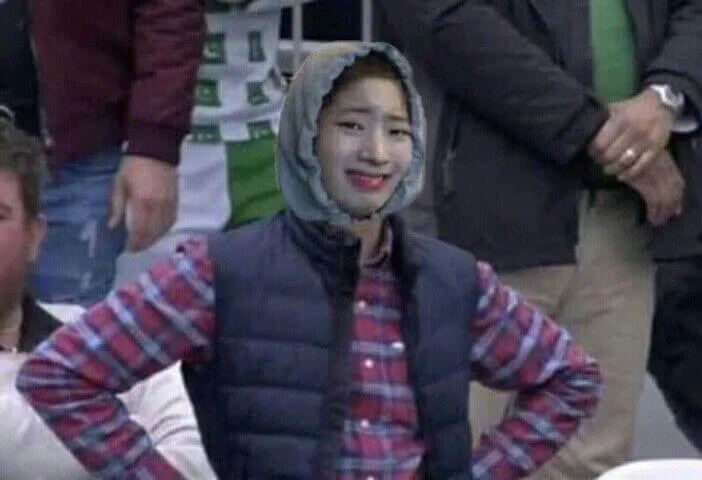 Câu chuyện sau mỗi cái tay chống nạnh đầy thái độ