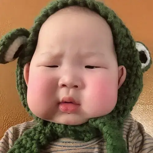 Meme chế baby chỉ tay như đang ra lệnh
