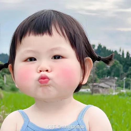 Bộ sưu tập meme em bé cười khóc siêu đáng yêu nhất năm