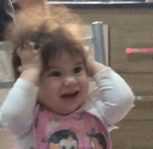 Ảnh hài baby hờn dỗi vì mất bánh