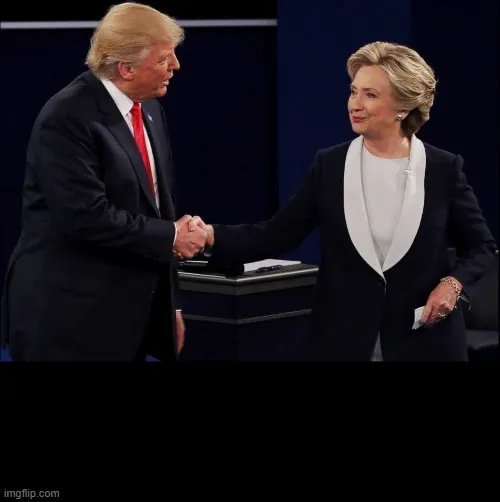 10 Cái bắt tay giữa sếp và nhân viên – biểu tượng của “deal done” giả trân