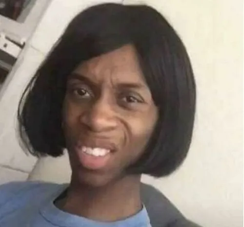 Hình chế meme vui cảnh phản ứng trễ nhịp của nhân vật hoạt hình