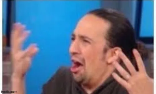 Meme hài dáng người đứng hình giữa phòng họp khiến ai cũng cười