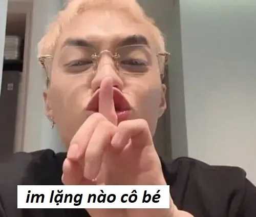 32 Im Lặng Nào Cô Bé Meme hài biểu cảm nhẹ nhàng mà thấm từng chữ
