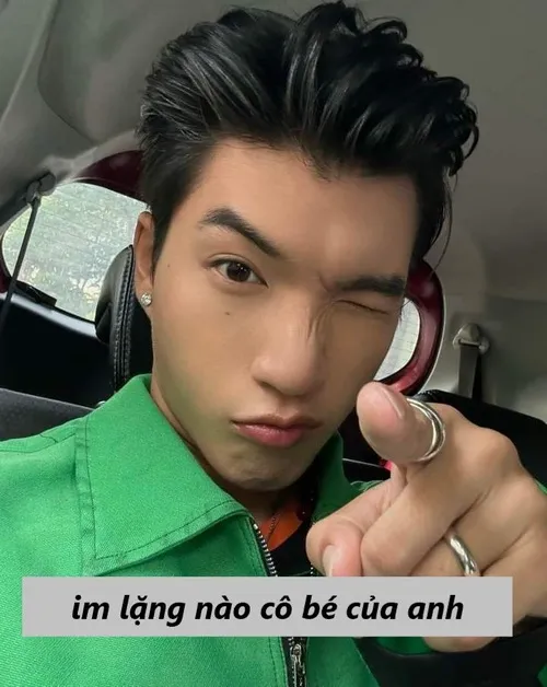 “Im lặng nào cô bé” – biểu cảm dỗ khéo khiến dân mạng tan chảy “Im lặng nào cô bé” – biểu cảm dỗ khéo khiến dân mạng tan chảy