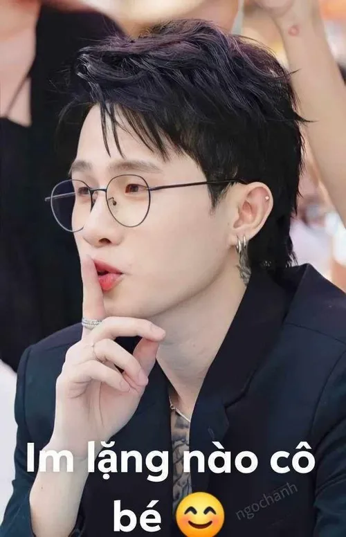 Cách meme “Im lặng nào cô bé” biến giận dỗi thành nụ cười Cách meme “Im lặng nào cô bé” biến giận dỗi thành nụ cười