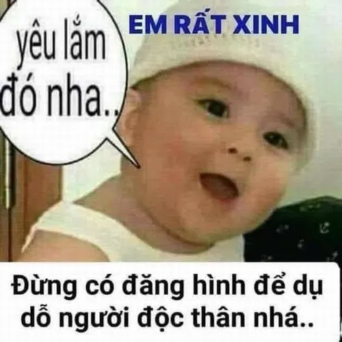 Meme hài khen bạn gái đáng yêu vô cực