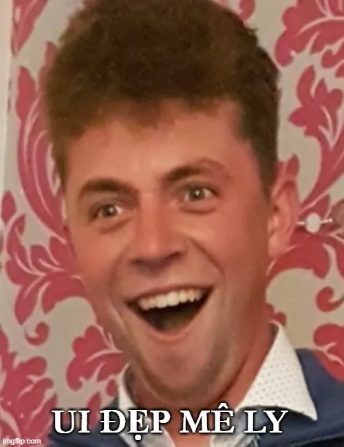 Meme vui kiểu khen nhẹ nhàng trong nhóm bạn thân.