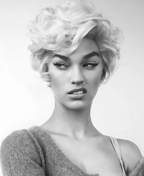 7 Khi một nụ cười khẩy đủ khiến ai đó “chột dạ”