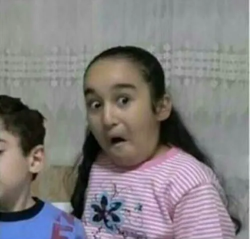 Meme chế gương mặt chán nản lan truyền mạnh trên Facebook