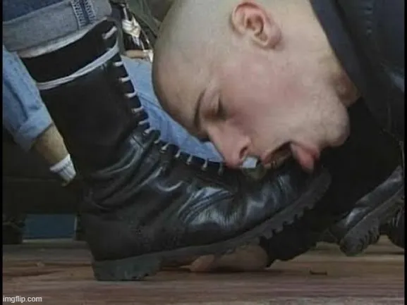 Hình vui biểu cảm liếm môi khiến hội Gen Z phát sốt