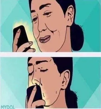 Meme liếm điện thoại hài biểu cảm rạo rực