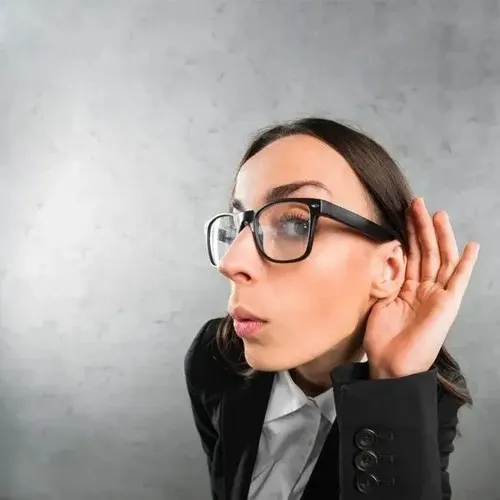 Meme chế cảnh netizen hóng comment nảy lửa trong post hot