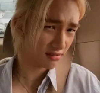 Ánh mắt “đỉnh chóp” trong meme liếc khiến ai cũng phải bật cười