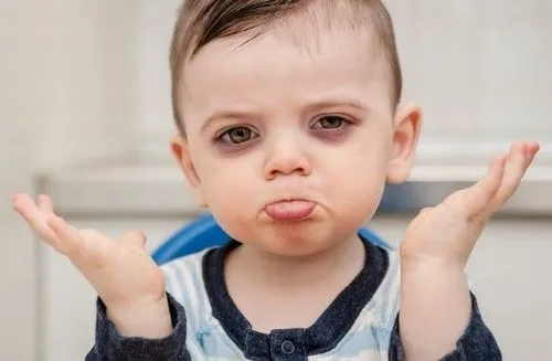 Cà phê không cứu nổi quầng thâm – meme của dân làm đêm