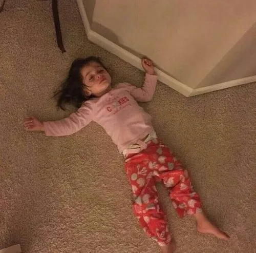 Khoảnh khắc biểu cảm vô hồn của dân công sở stress