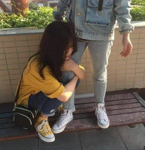 19 Meme hài cử chỉ chắp tay nhỏ bé gợi nét van nài đáng yêu.