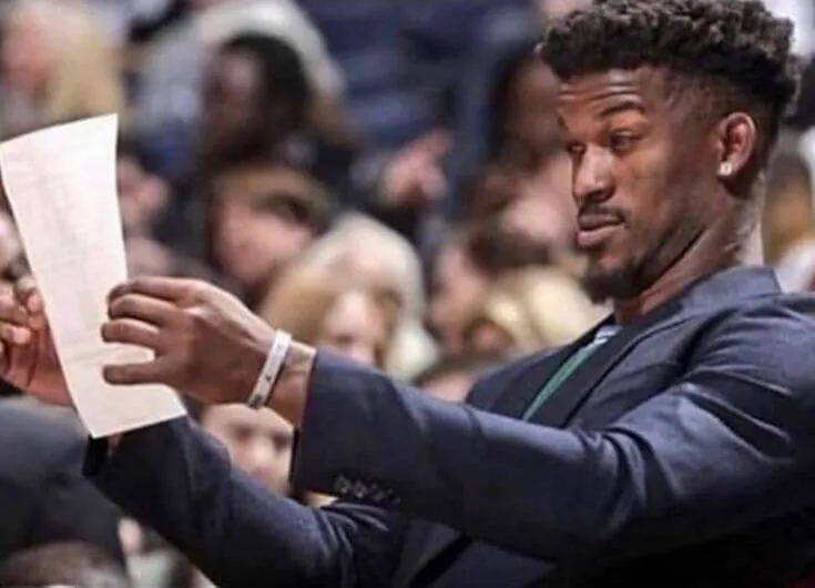 Ảnh troll nét mặt mím môi đầy ẩn ý sâu xa