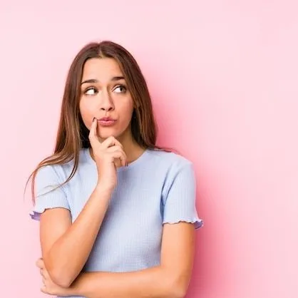 Hình troll biểu cảm dò xét lan truyền khắp TikTok