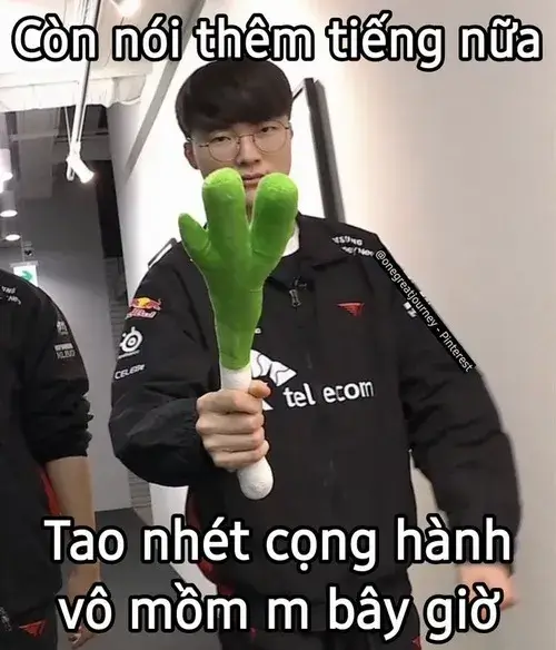 Meme hài nín thể hiện biểu cảm gắt khiến ai cũng cứng họng